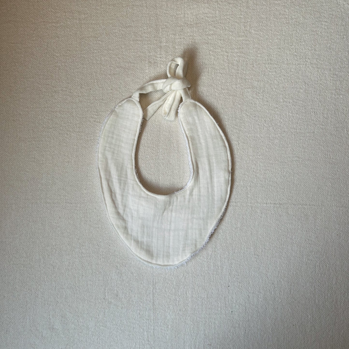 Babero Muselina Crudo